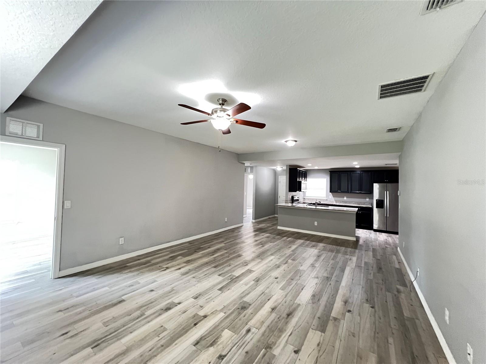 Image 6 of 29 For 1902 Laredo Drive
