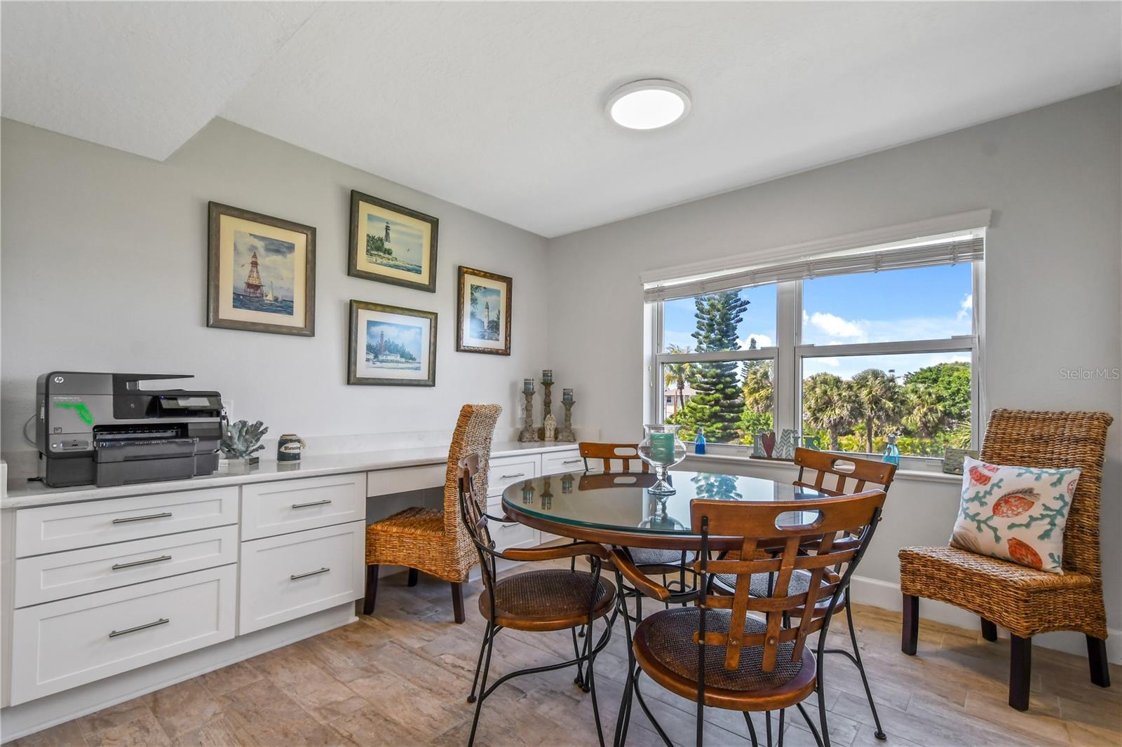 Image 4 of 10 For 8700 Ridgewood Avenue 204b