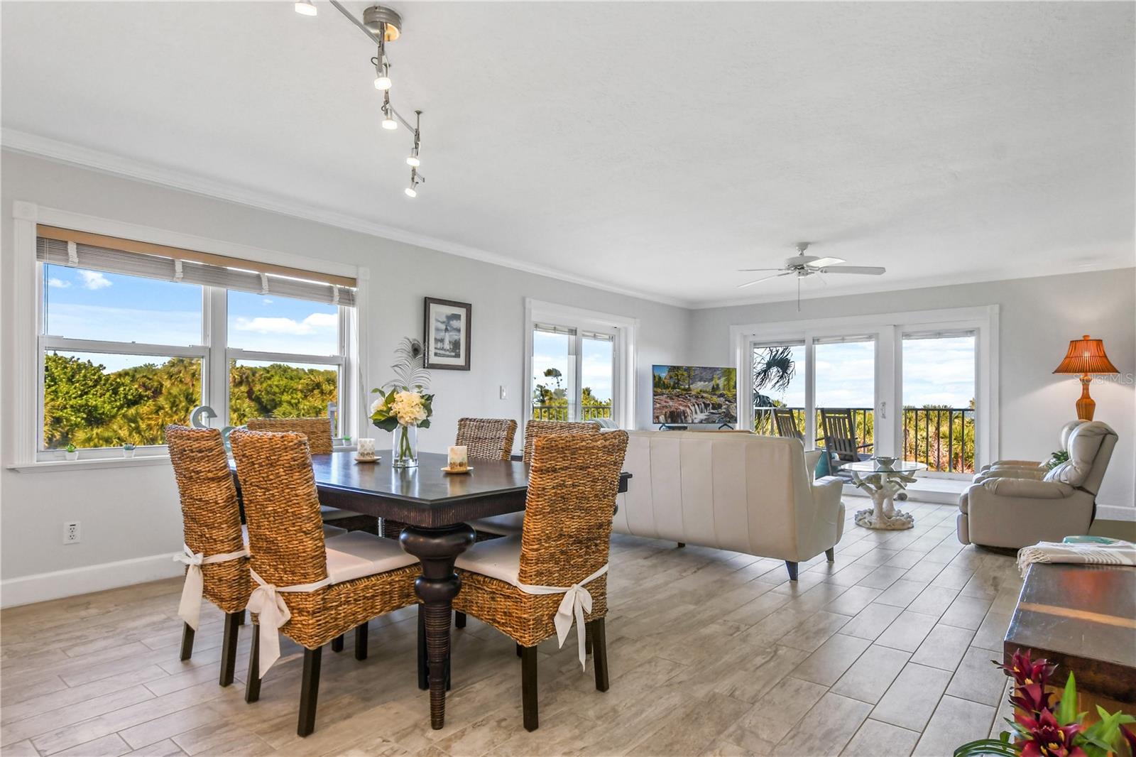 Image 6 of 10 For 8700 Ridgewood Avenue 204b