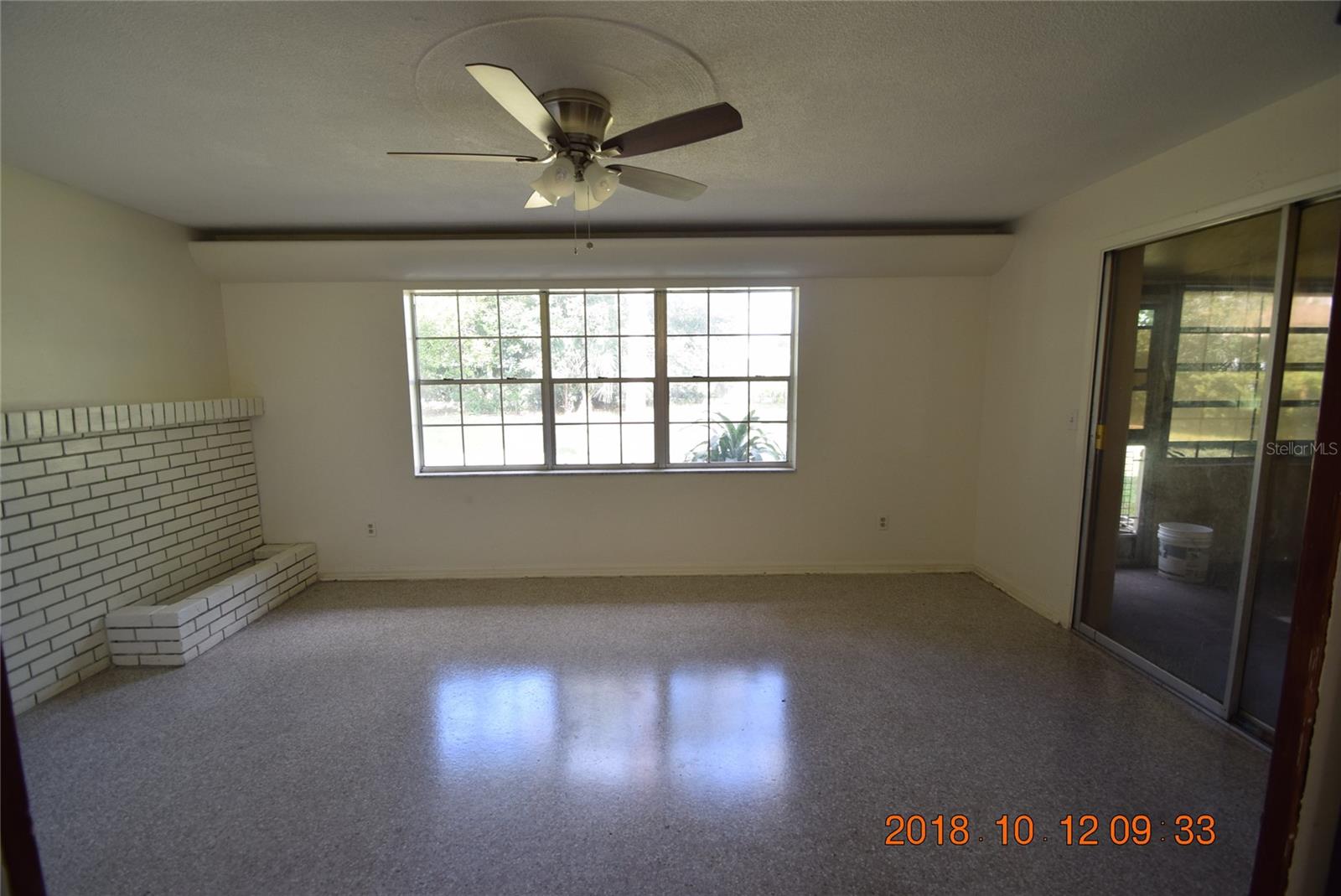 Image 11 of 36 For 206 Robin Road