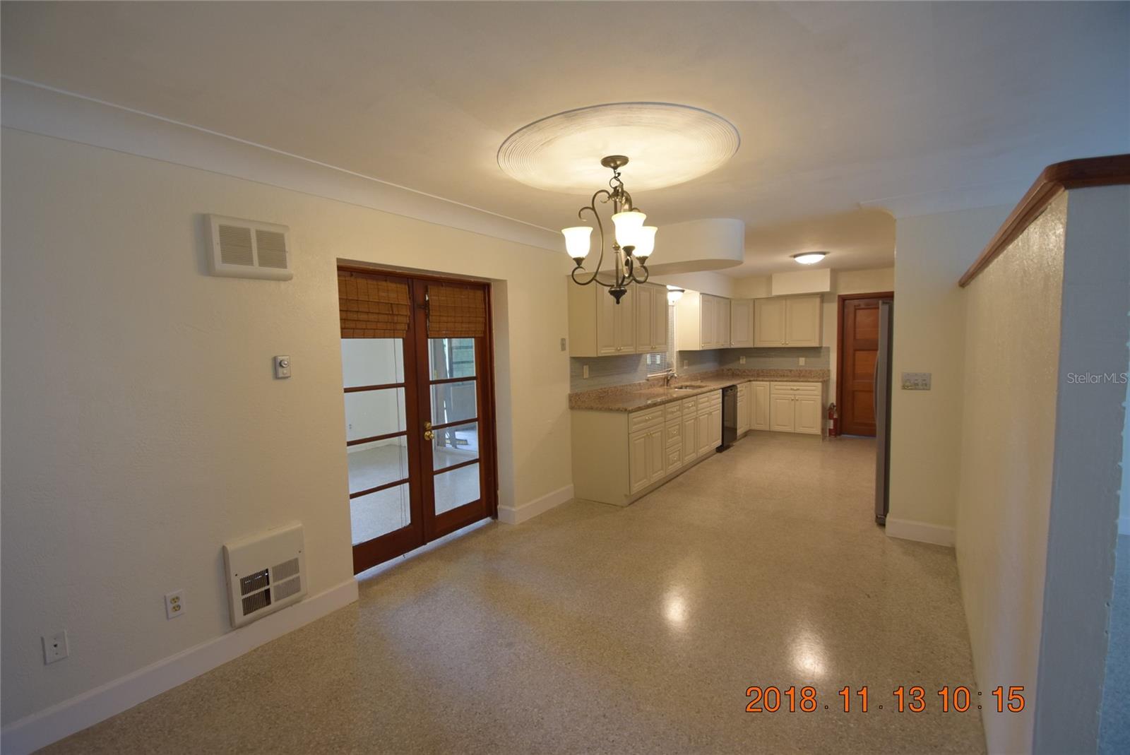 Image 3 of 36 For 206 Robin Road