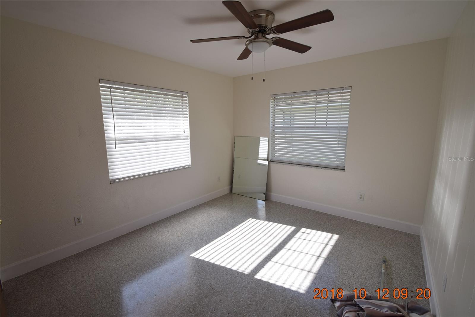 Image 6 of 36 For 206 Robin Road