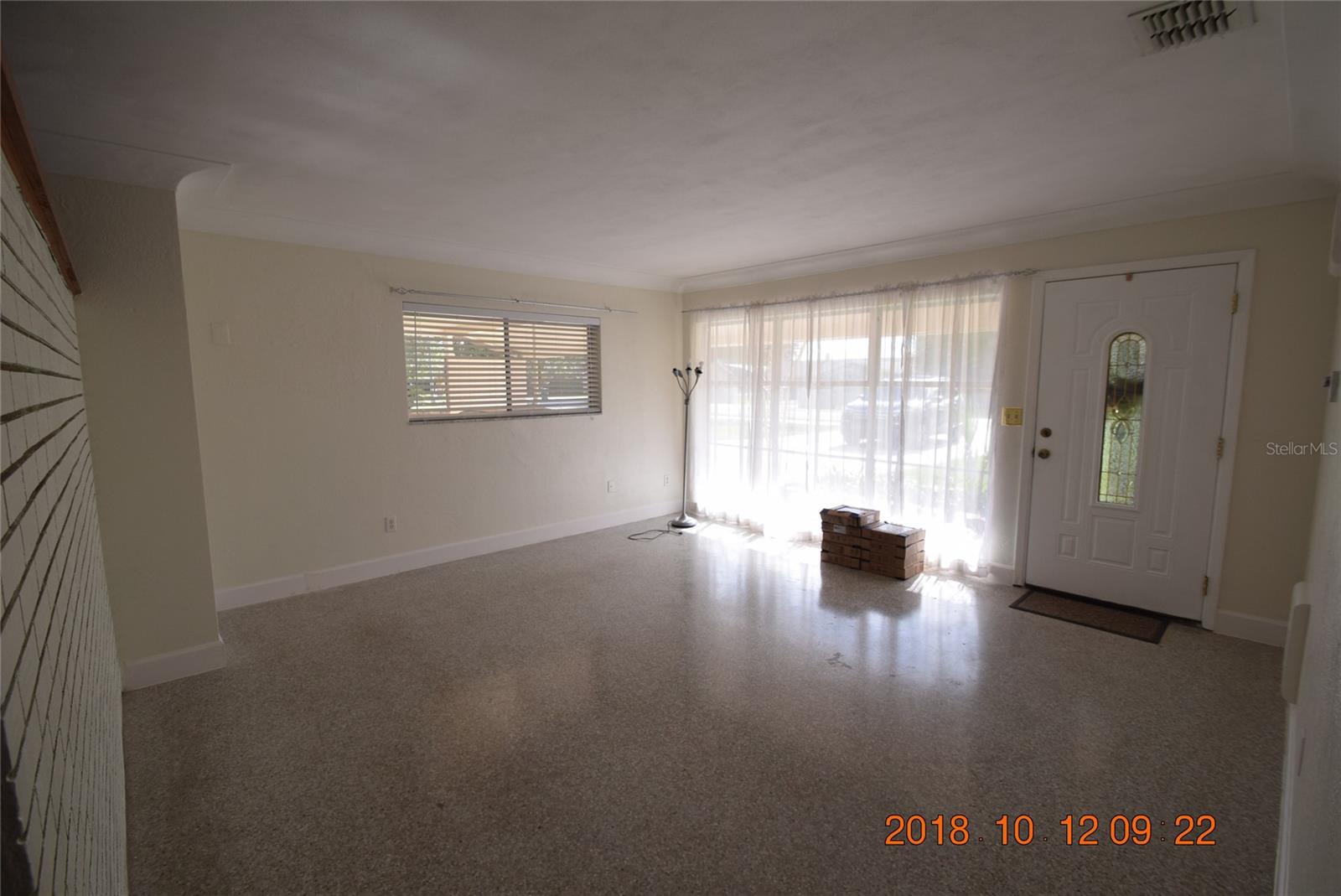 Image 8 of 36 For 206 Robin Road