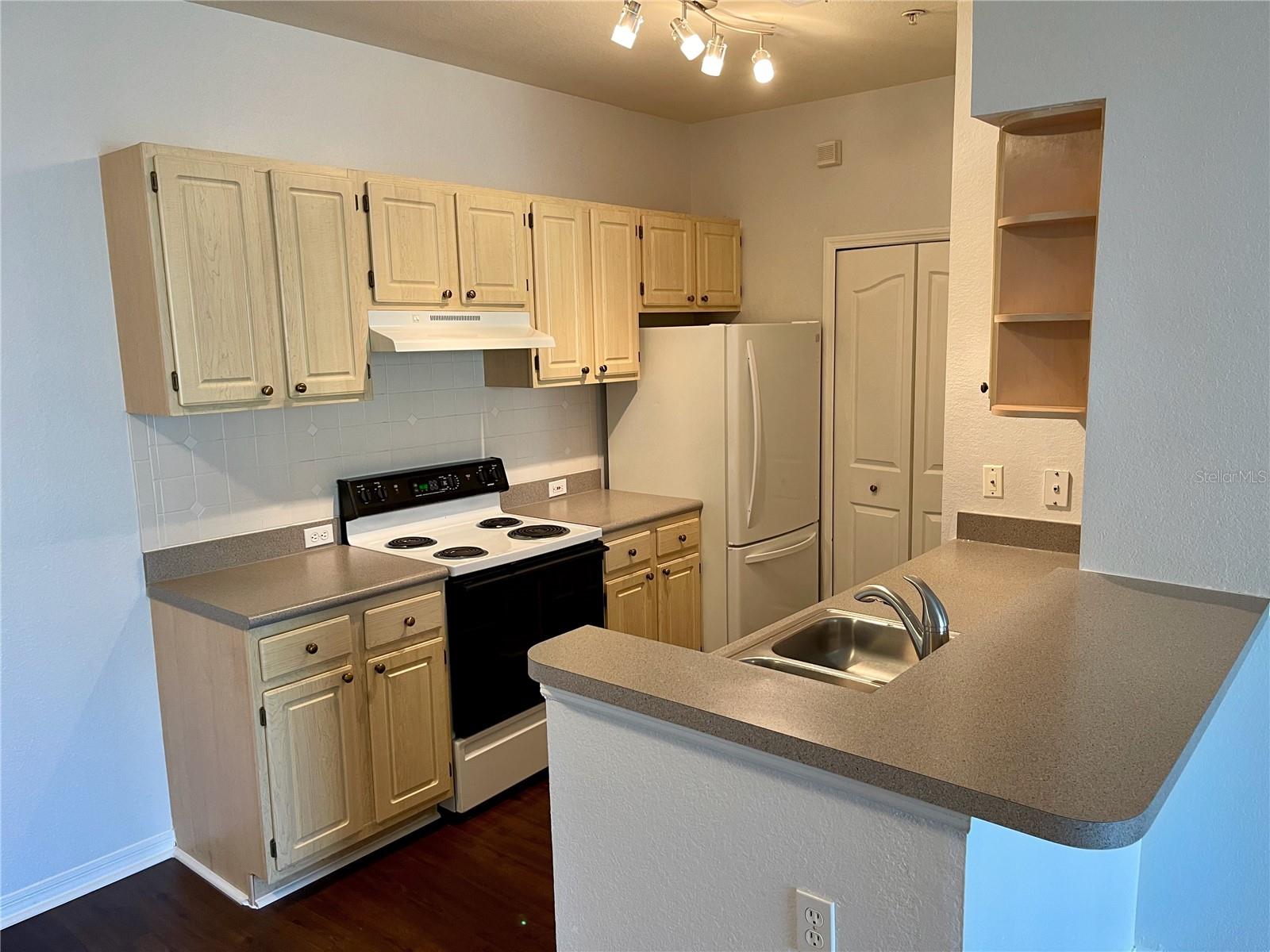 Image 7 of 18 For 2627 Maitland Crossing Way 110