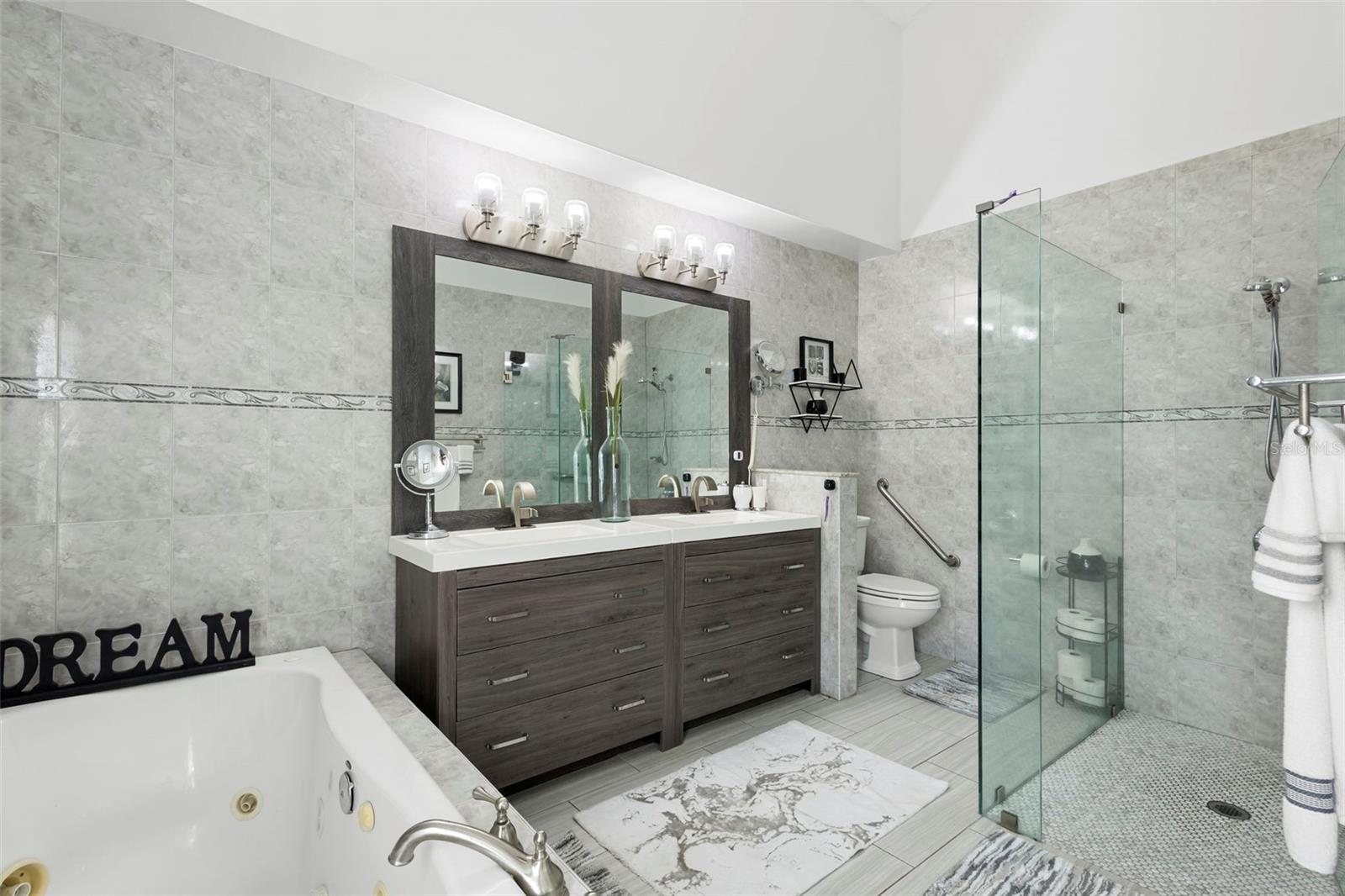 Image 24 of 38 For 4021 Eagle Feather Drive