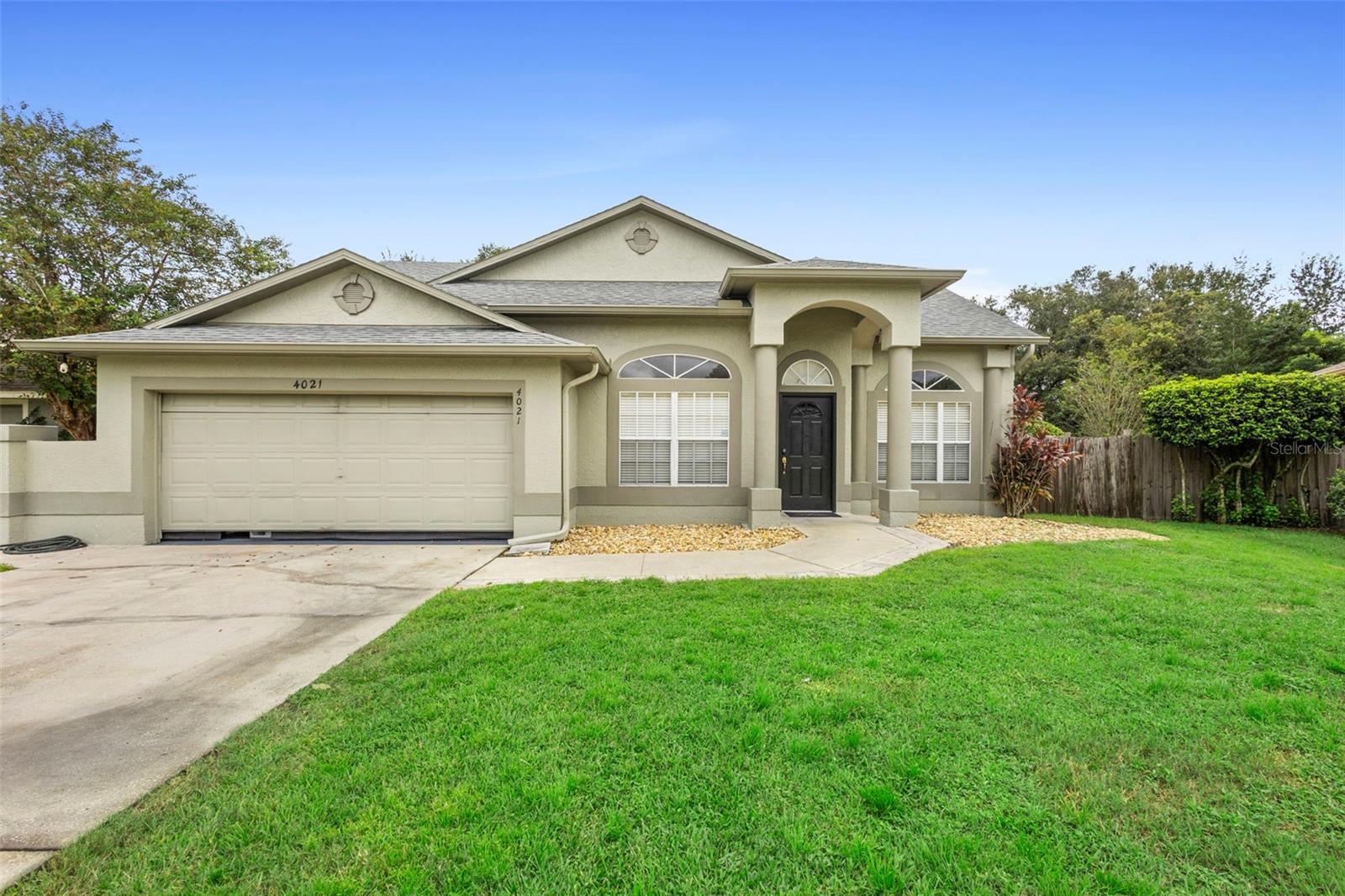 Image 4 of 38 For 4021 Eagle Feather Drive