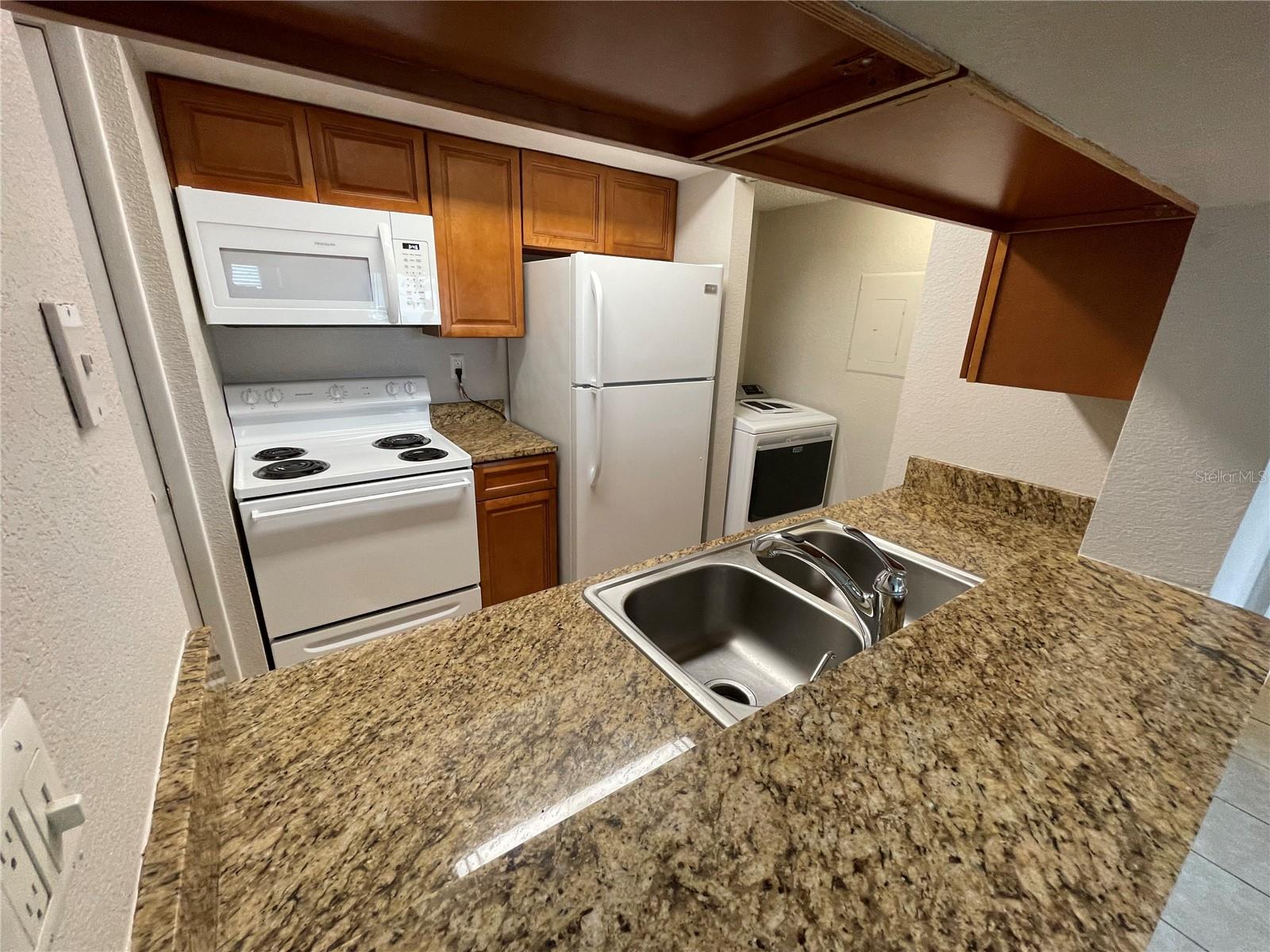 Image 3 of 23 For 3724 Idlebrook Circle 112