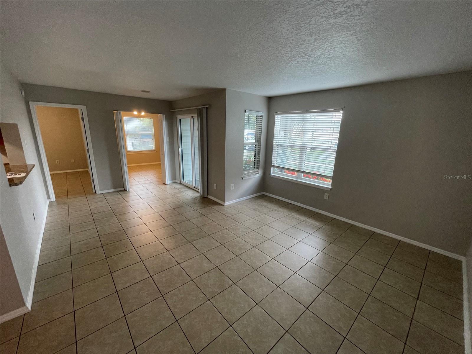Image 4 of 23 For 3724 Idlebrook Circle 112
