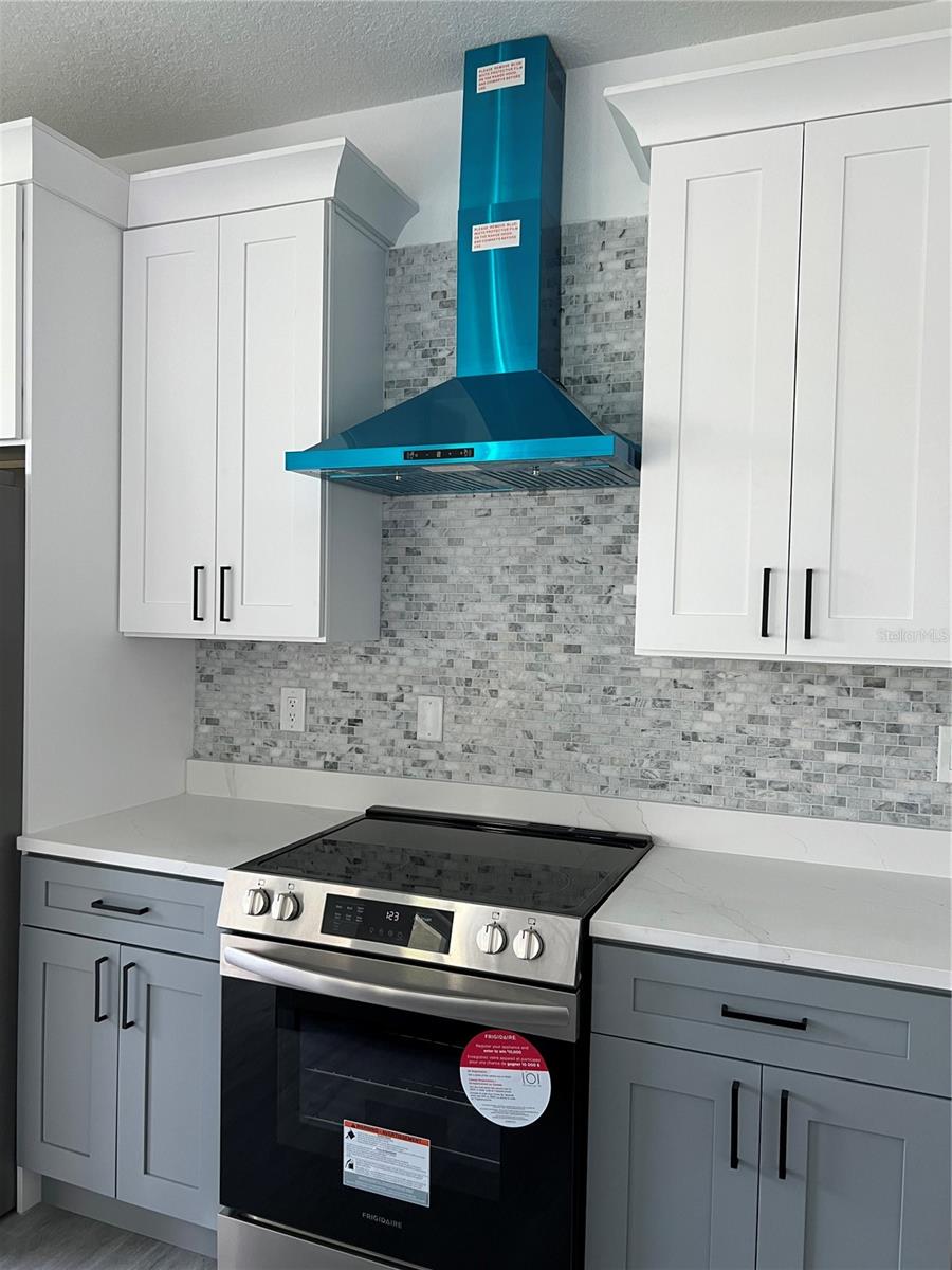 Image 10 of 28 For 200 Farley Street Sw