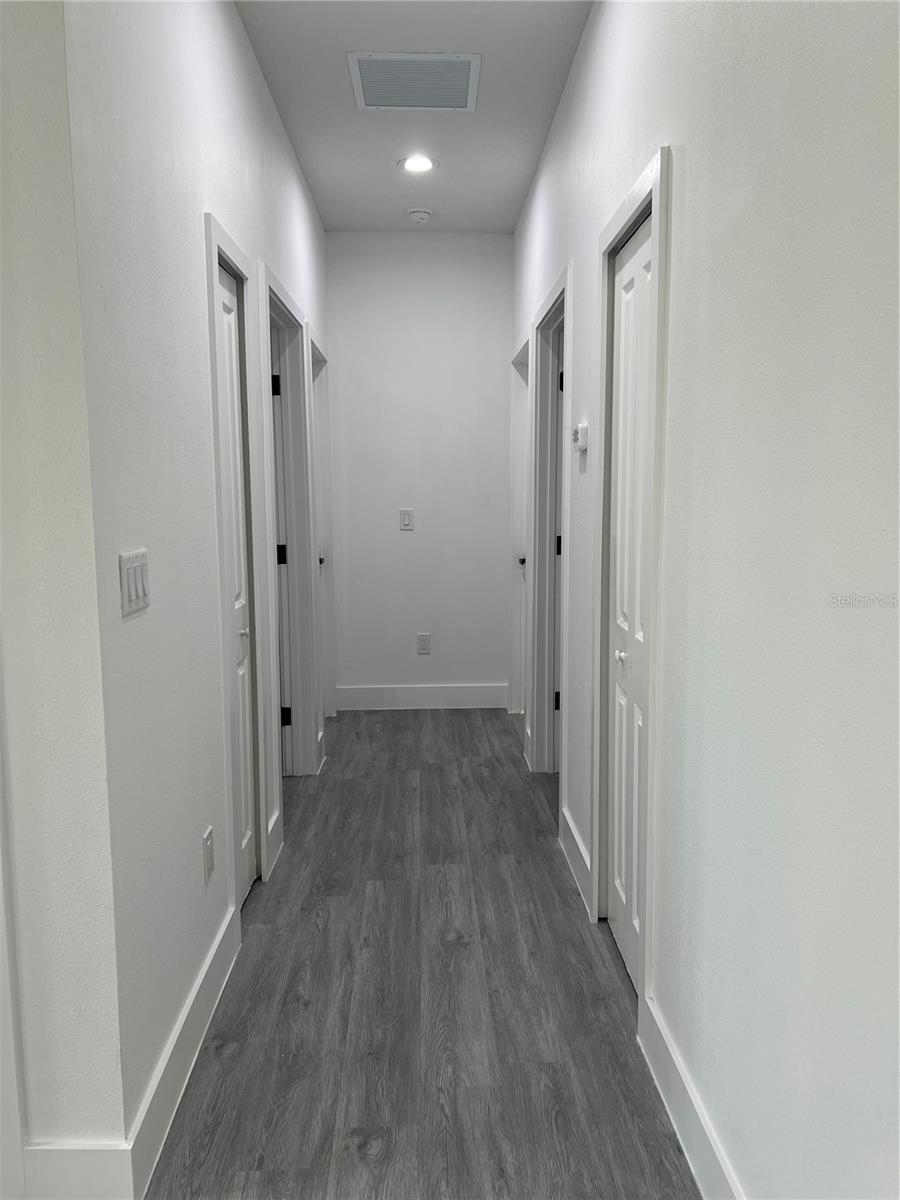 Image 16 of 28 For 200 Farley Street Sw