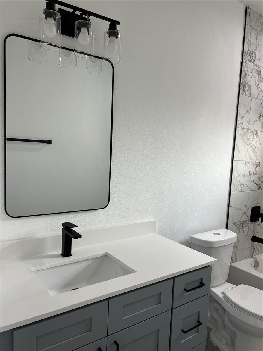 Image 19 of 28 For 200 Farley Street Sw