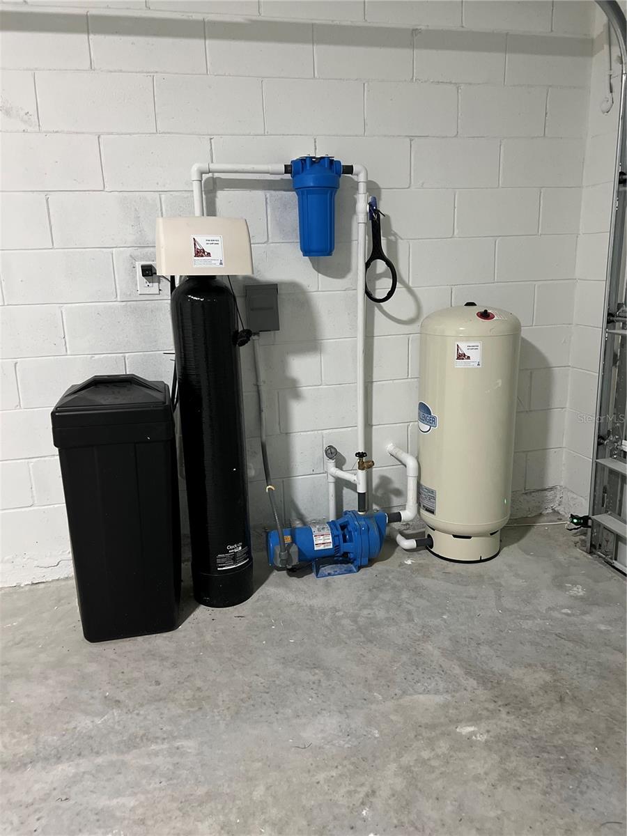 Image 21 of 28 For 200 Farley Street Sw