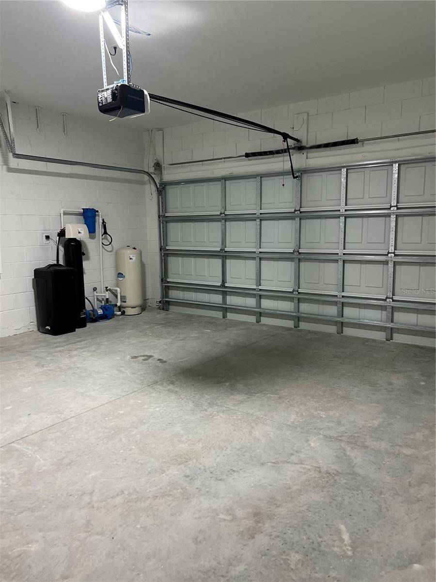 Image 22 of 28 For 200 Farley Street Sw