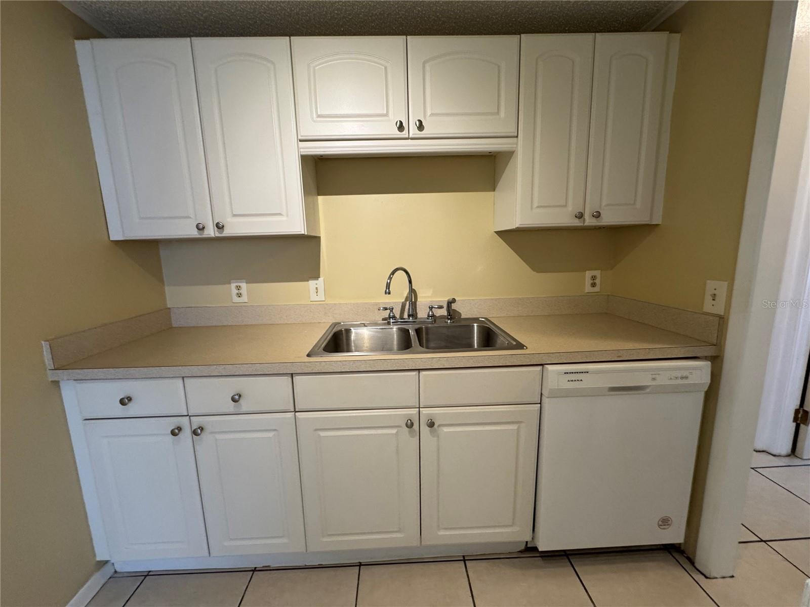 Image 10 of 29 For 359 Chaucer Court
