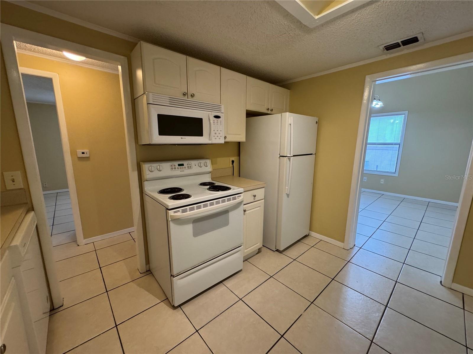 Image 11 of 29 For 359 Chaucer Court
