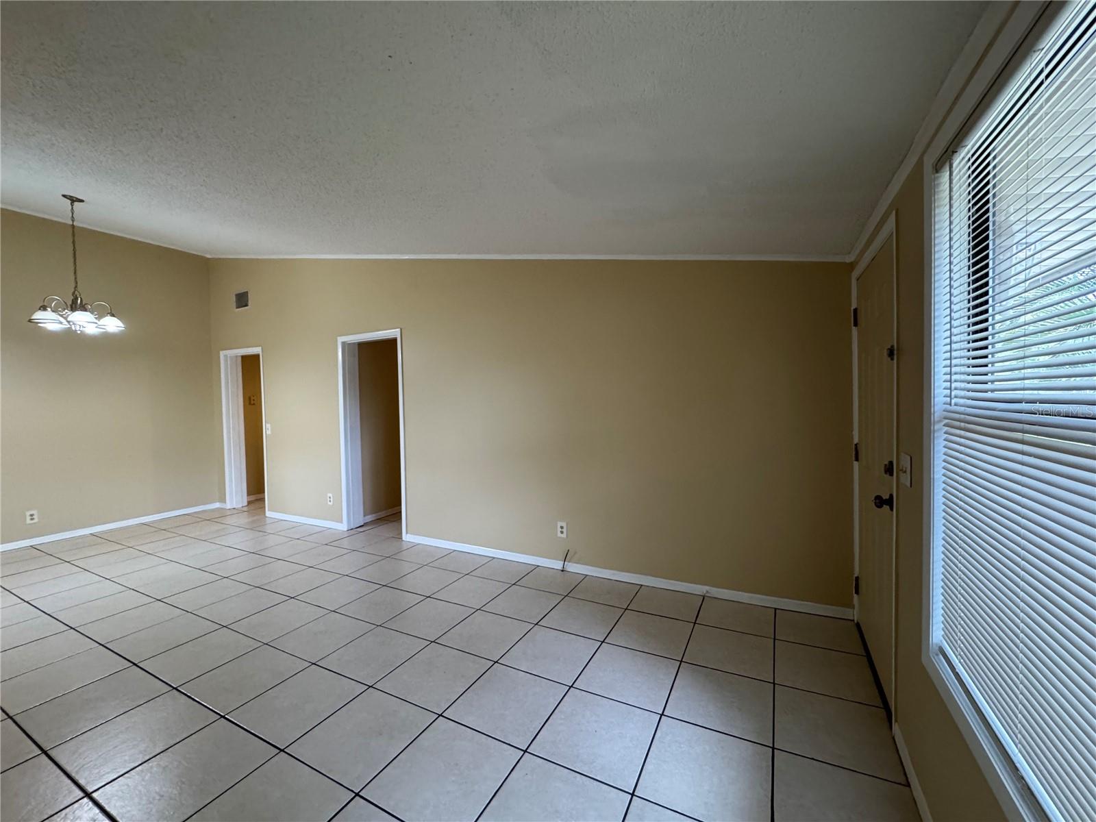 Image 5 of 29 For 359 Chaucer Court