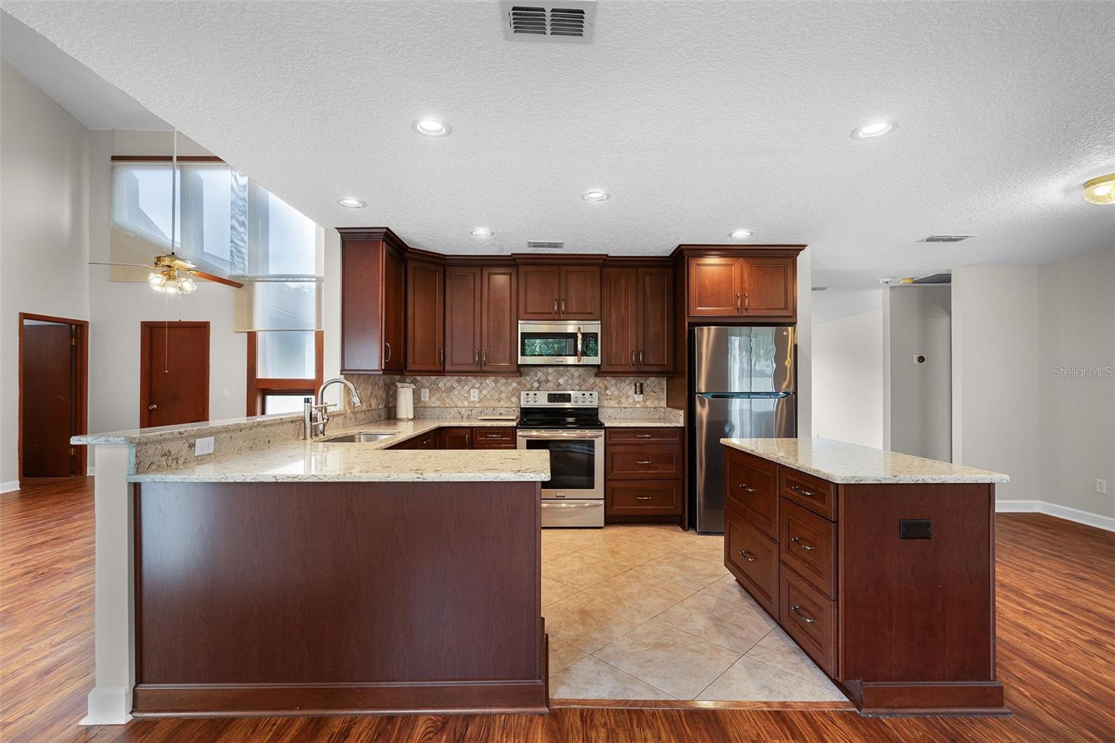 Image 10 of 38 For 7828 Snowberry Circle