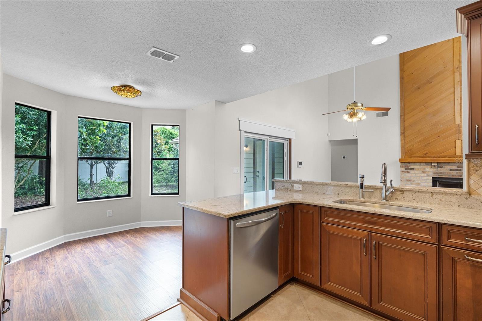 Image 14 of 38 For 7828 Snowberry Circle