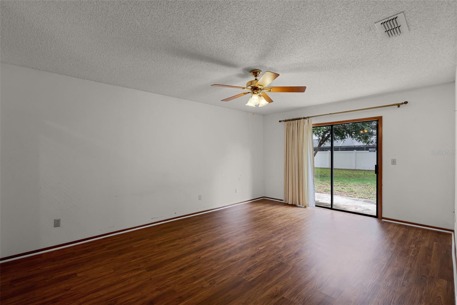 Image 18 of 38 For 7828 Snowberry Circle