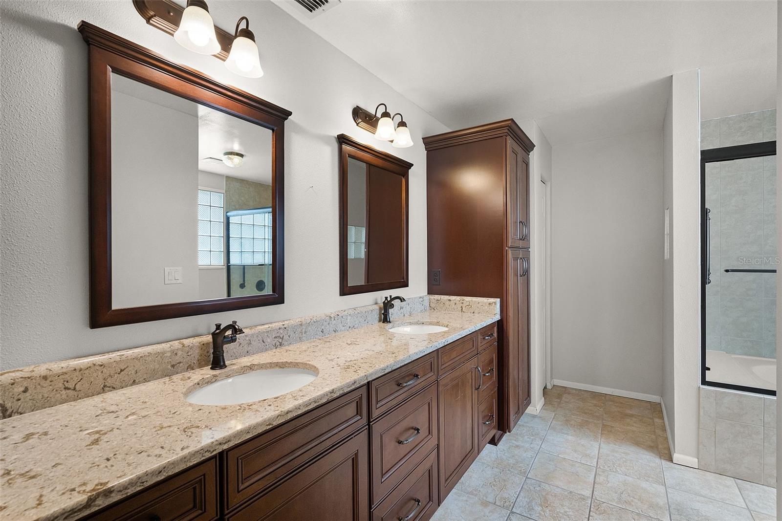 Image 20 of 38 For 7828 Snowberry Circle