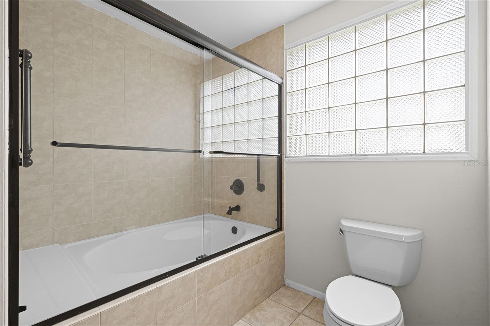 Image 21 of 38 For 7828 Snowberry Circle