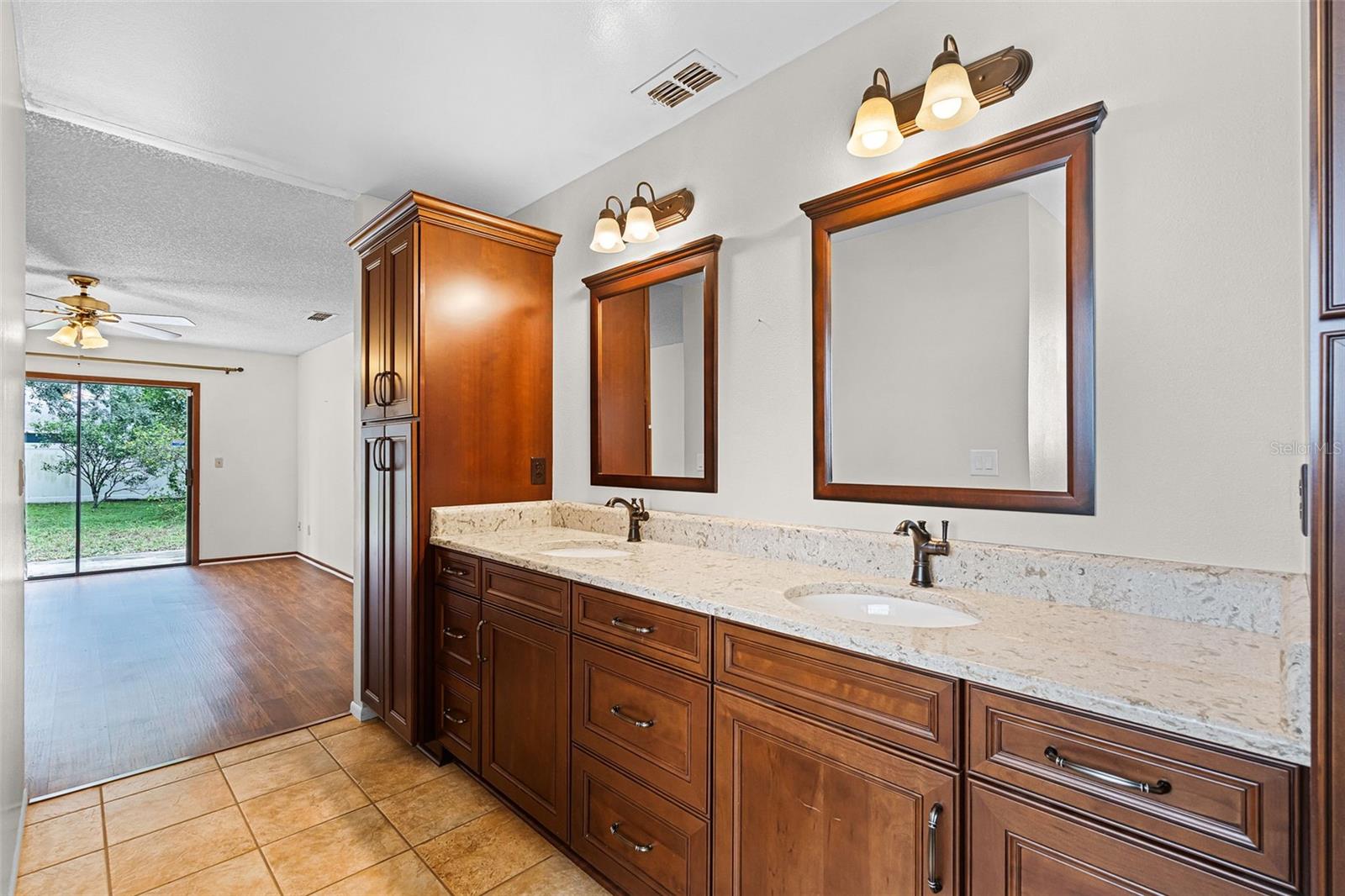 Image 22 of 38 For 7828 Snowberry Circle