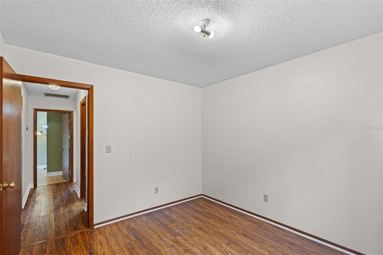 Image 30 of 38 For 7828 Snowberry Circle