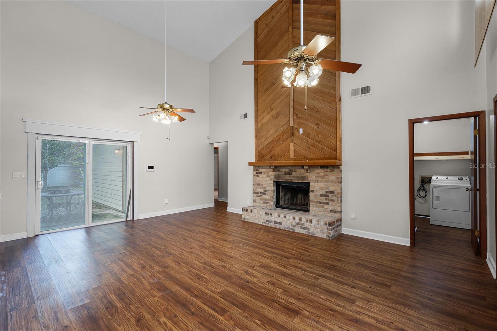 Image 6 of 38 For 7828 Snowberry Circle