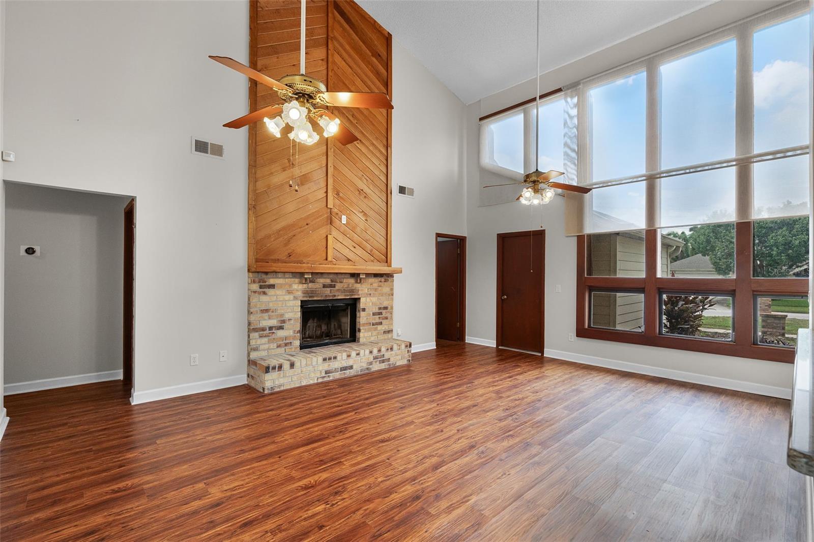 Image 7 of 38 For 7828 Snowberry Circle