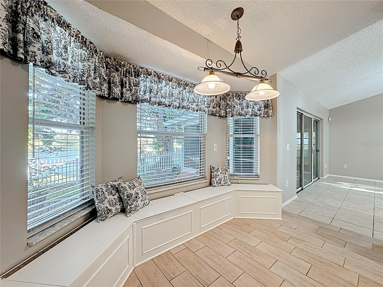 Image 15 of 29 For 312 Country Landing Boulevard
