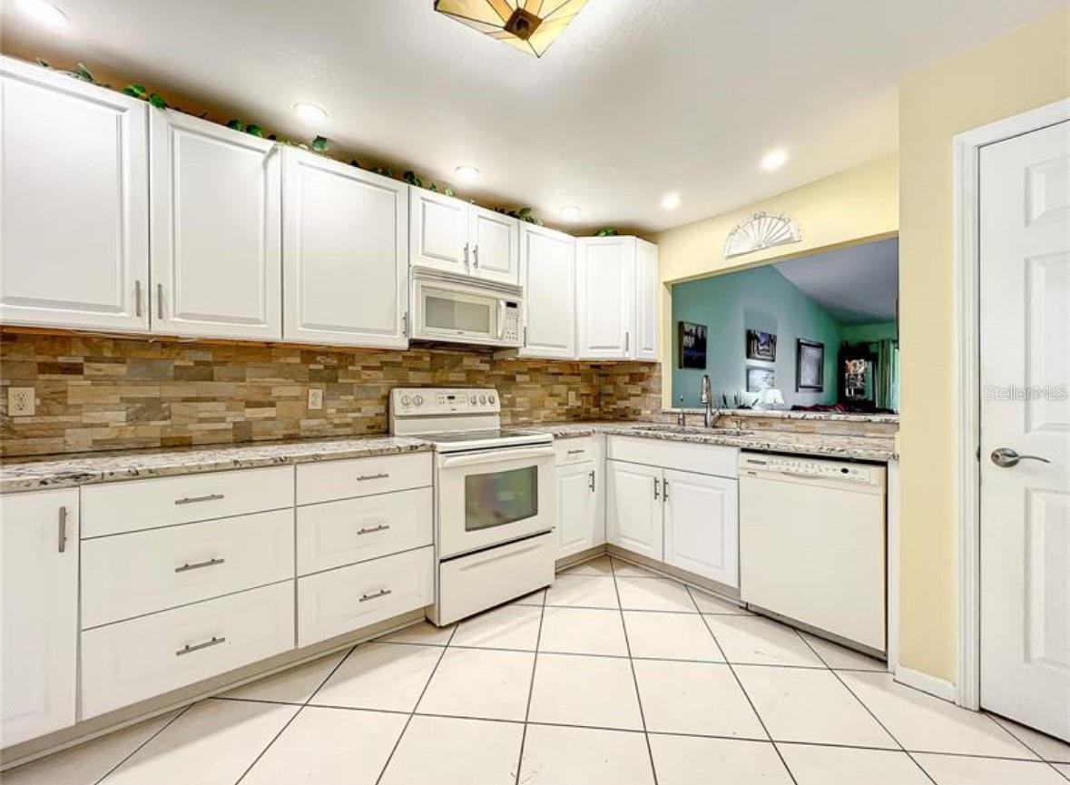 Image 8 of 40 For 1 Escondido Circle 170