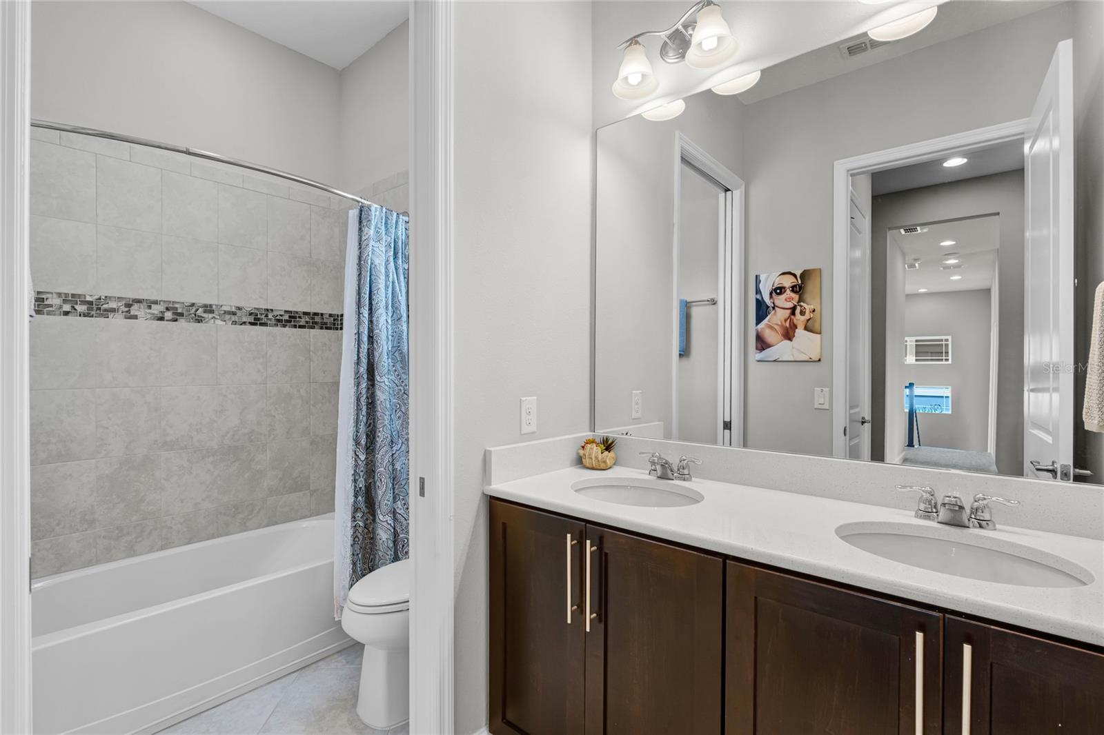 Image 22 of 55 For 9335 Richet Place