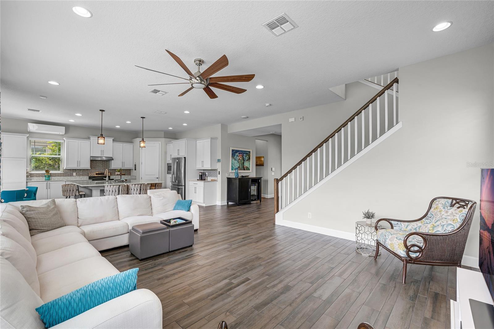 Image 6 of 55 For 9335 Richet Place