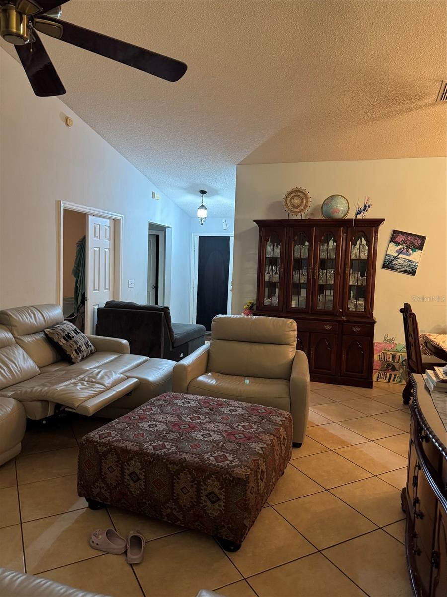 Image 7 of 29 For 2074 Wenthworth Circle