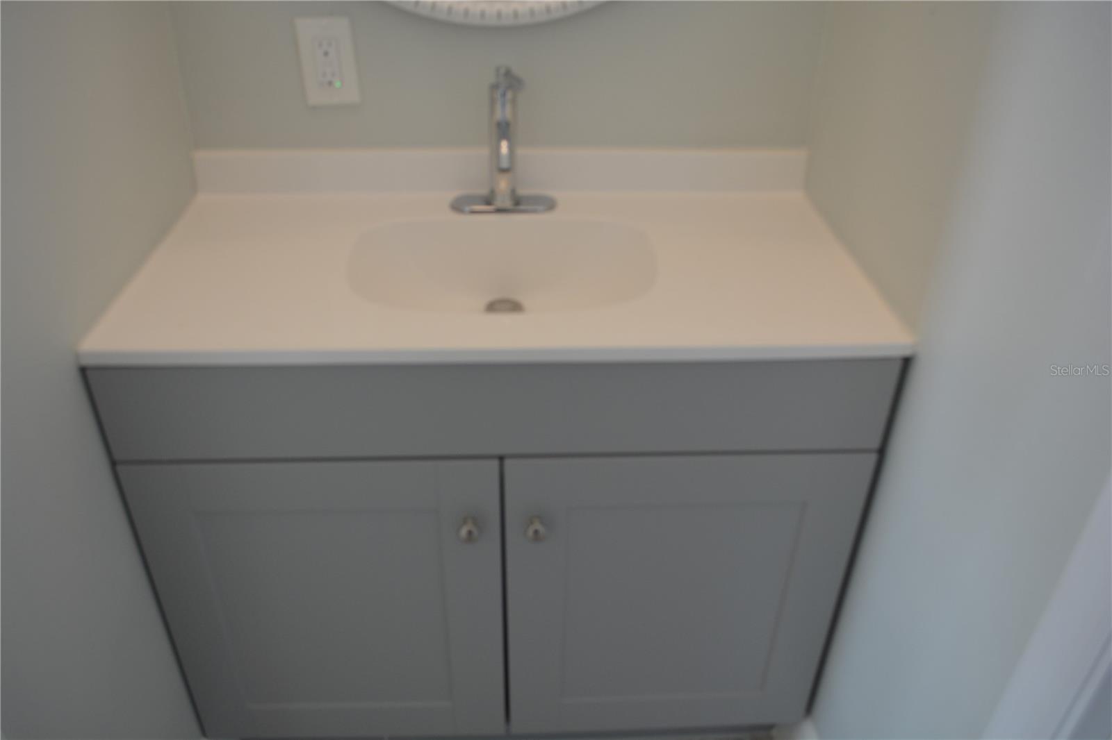 Image 18 of 41 For 2221 Sipes Avenue Avenue