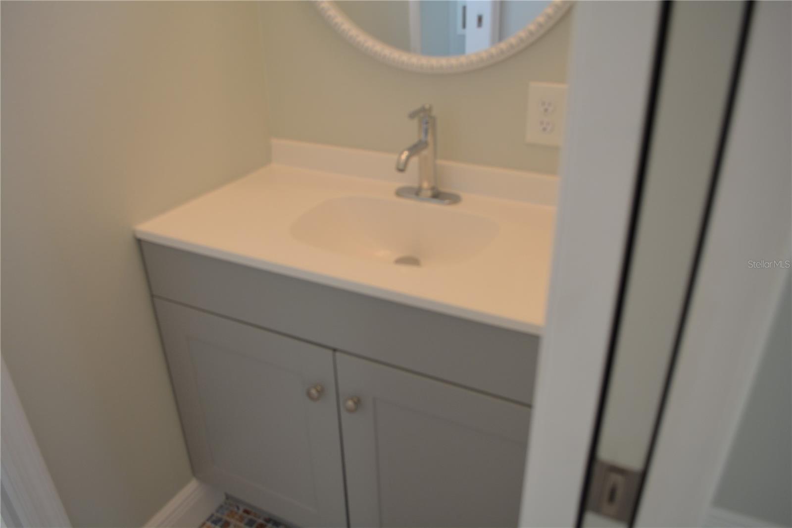 Image 25 of 41 For 2221 Sipes Avenue Avenue