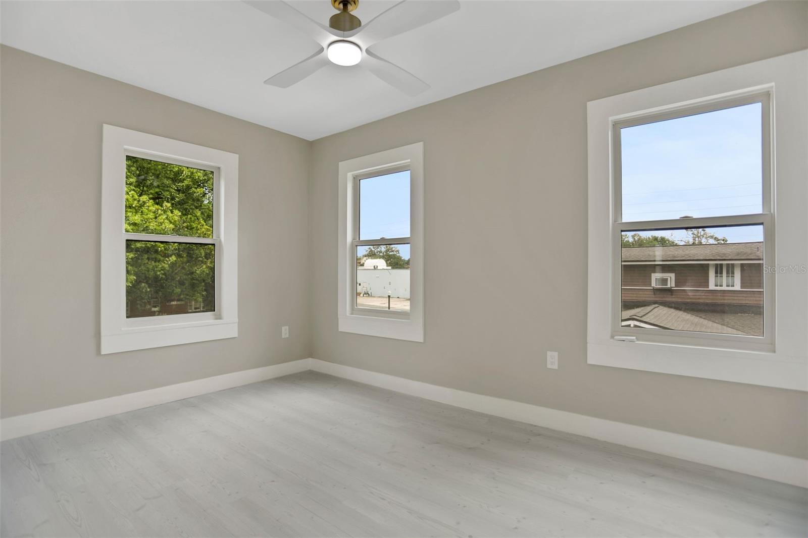 Image 30 of 62 For 731 Missouri Avenue