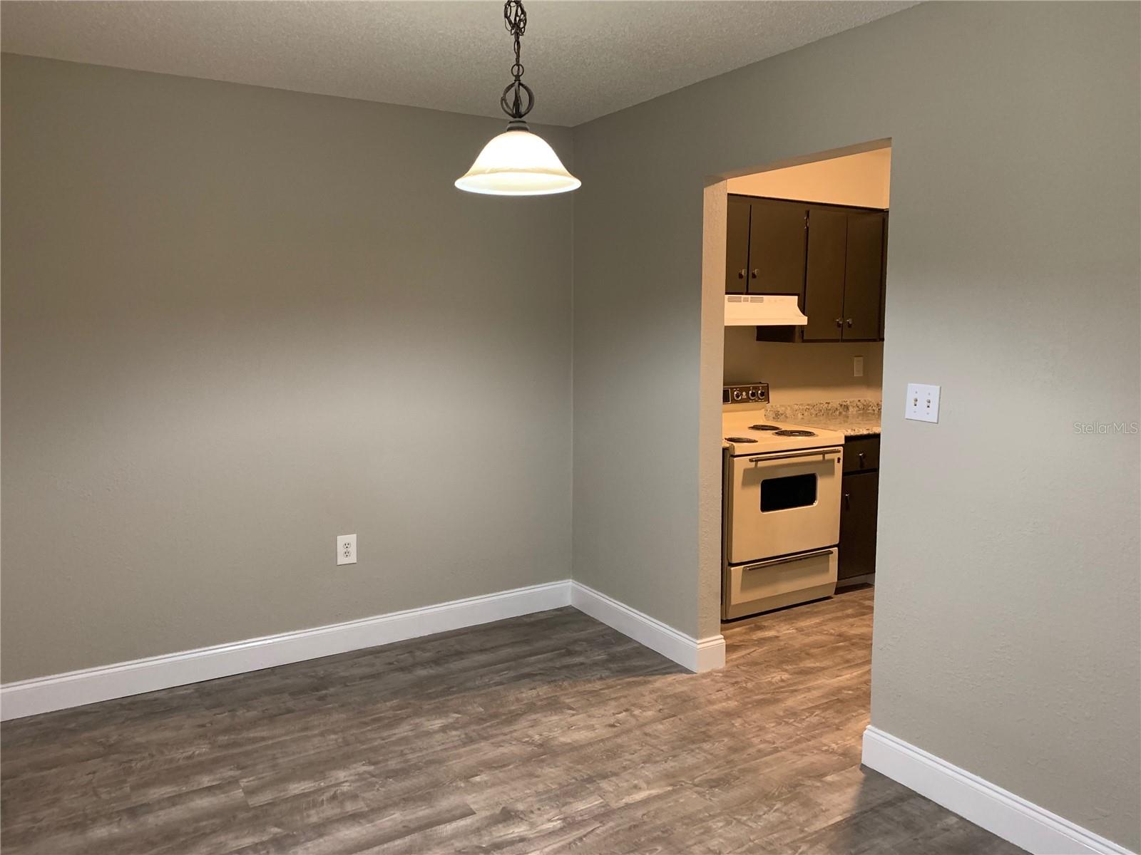 Image 4 of 13 For 955 Knox Mc Rae Drive 9