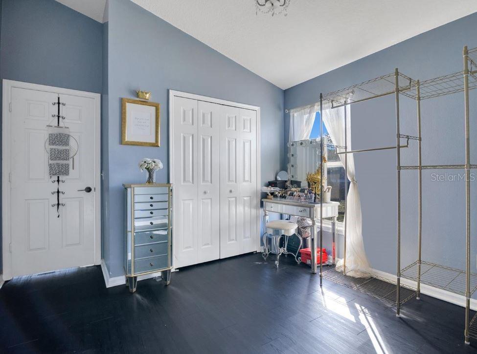 Image 16 of 20 For 8076 Aspencrest Court