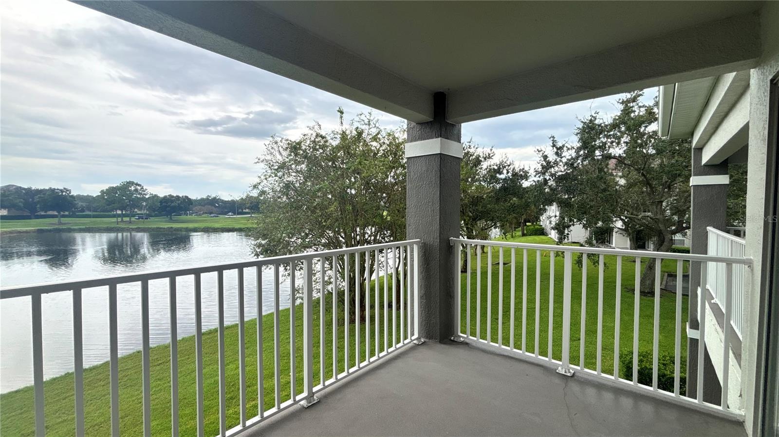 Image 17 of 21 For 13803 Fairway Island Drive 1627