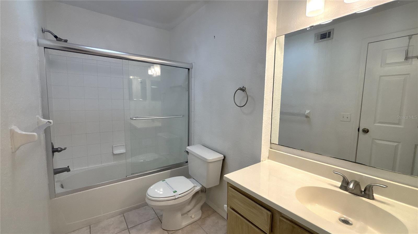 Image 20 of 21 For 13803 Fairway Island Drive 1627