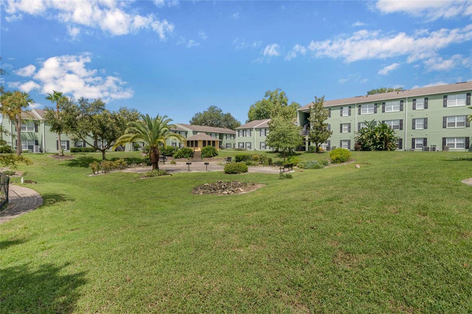 Image 15 of 21 For 2041 Dixie Belle Drive 2041a