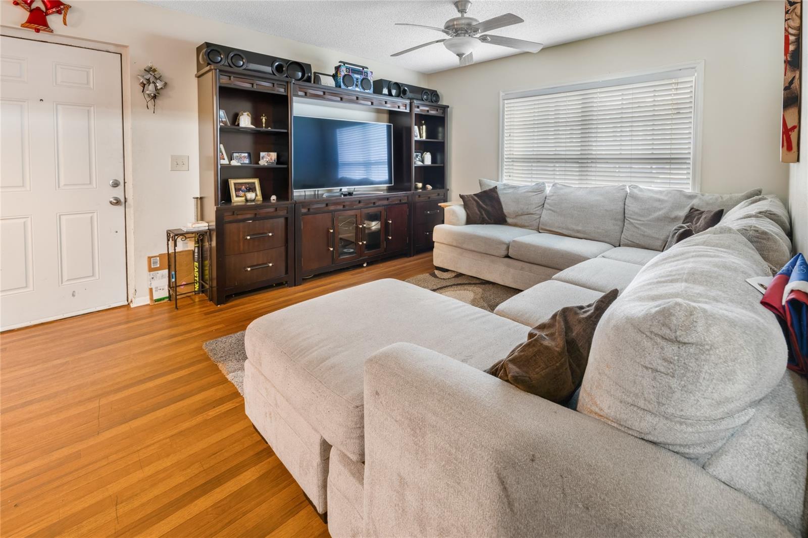 Image 4 of 21 For 2041 Dixie Belle Drive 2041a