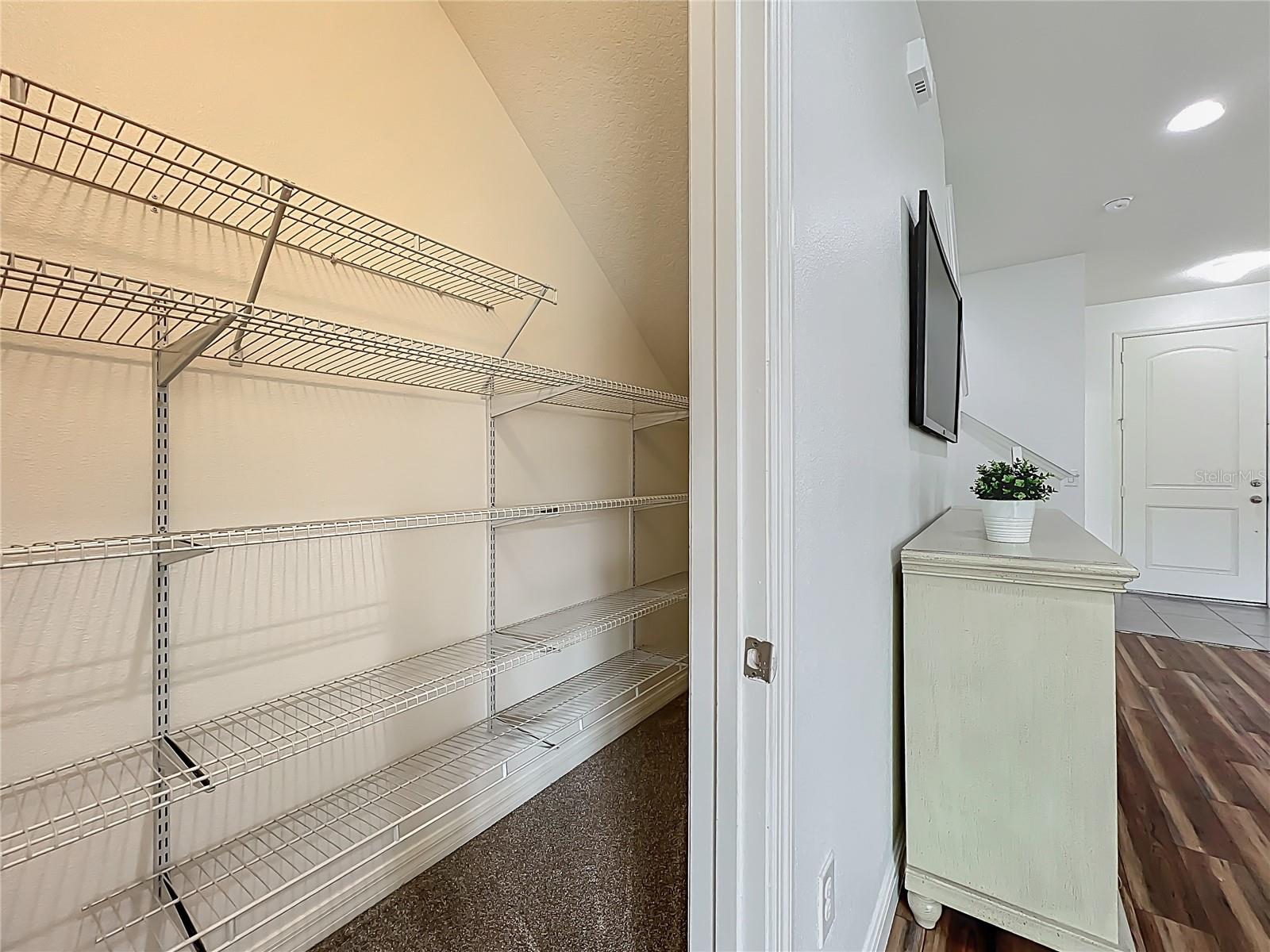 Image 33 of 43 For 13742 Beckman Drive