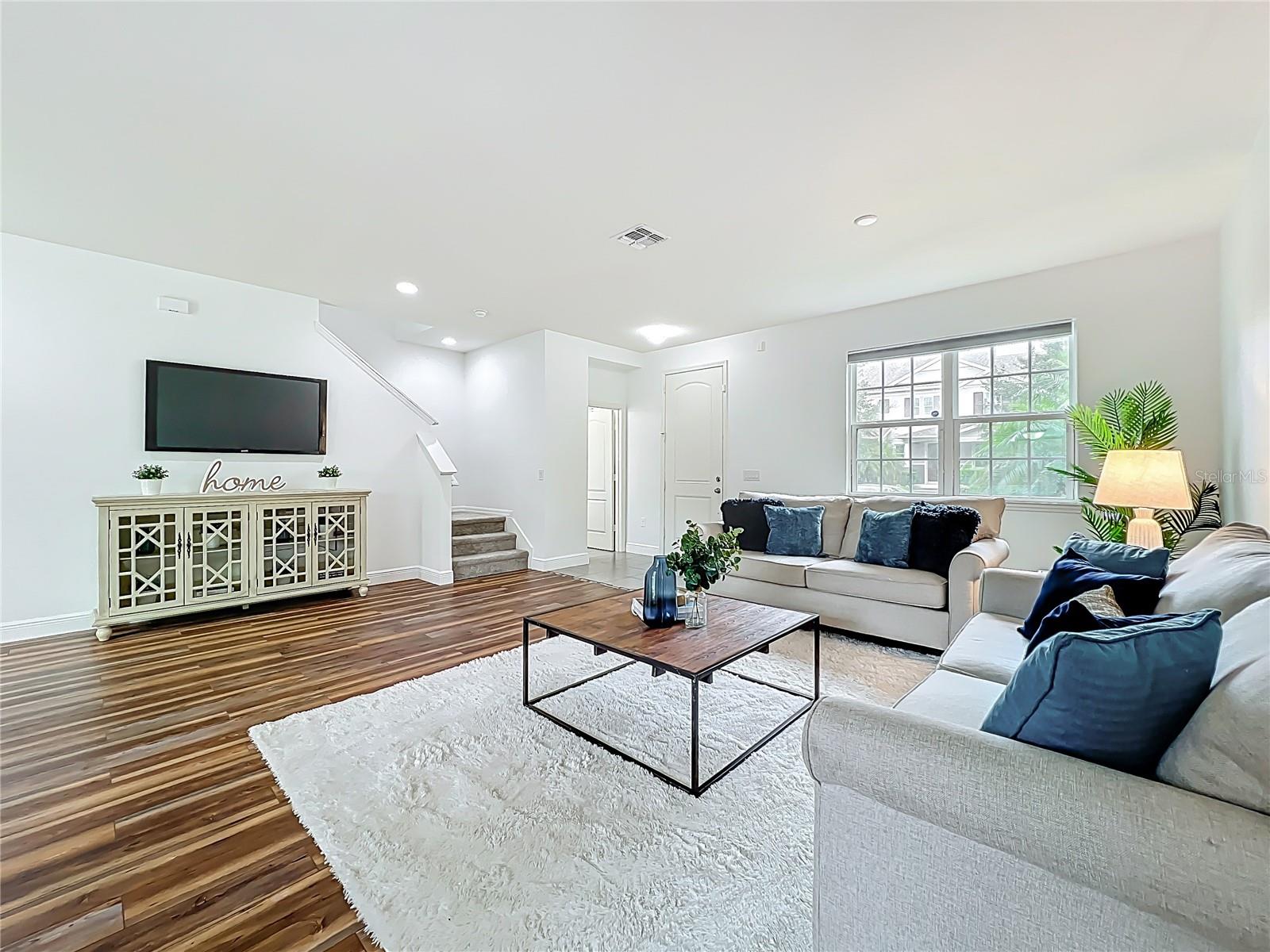 Image 5 of 43 For 13742 Beckman Drive