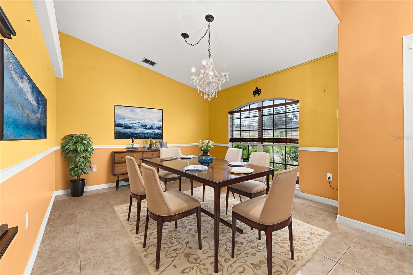 Image 11 of 57 For 846 Blanc Court