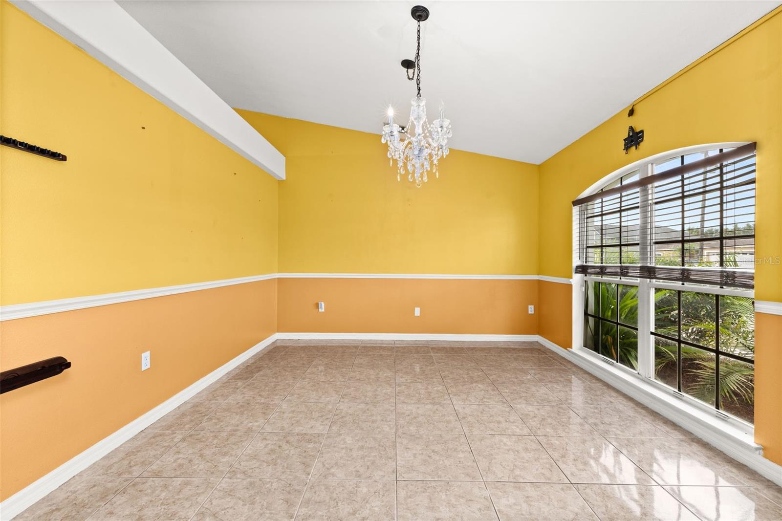 Image 13 of 57 For 846 Blanc Court