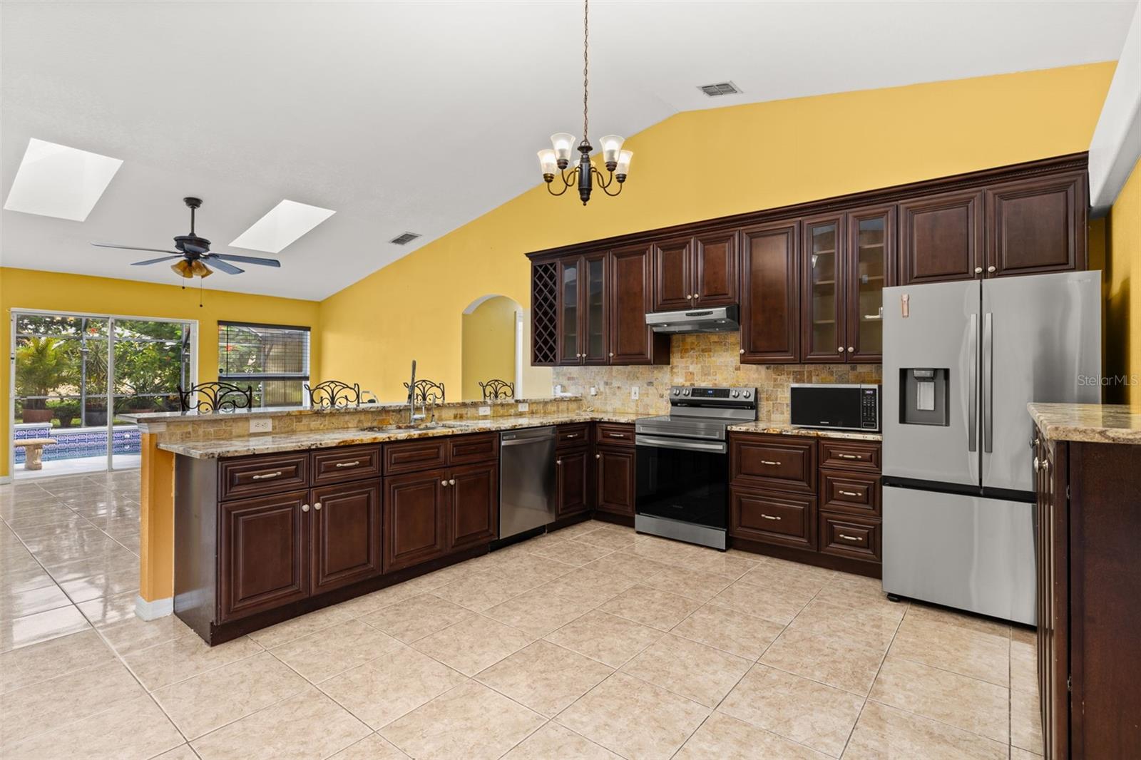 Image 18 of 57 For 846 Blanc Court