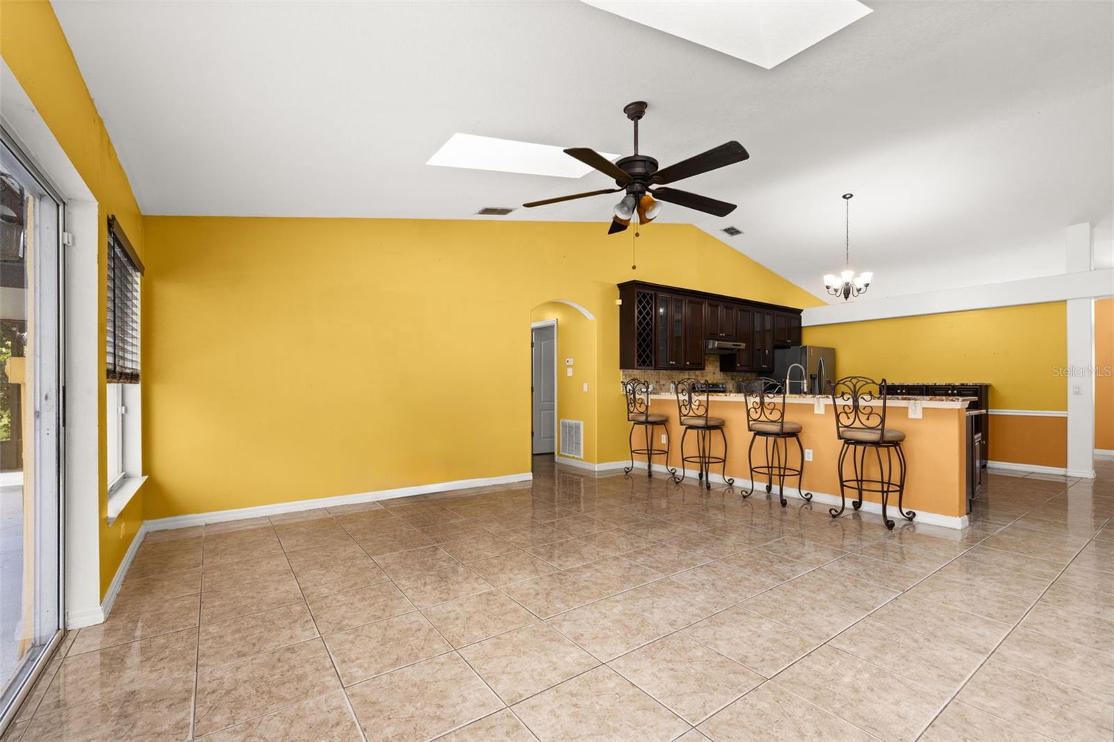 Image 24 of 57 For 846 Blanc Court