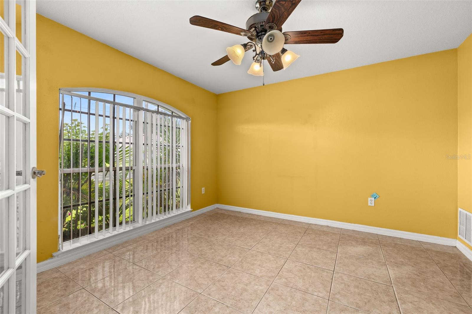 Image 9 of 57 For 846 Blanc Court